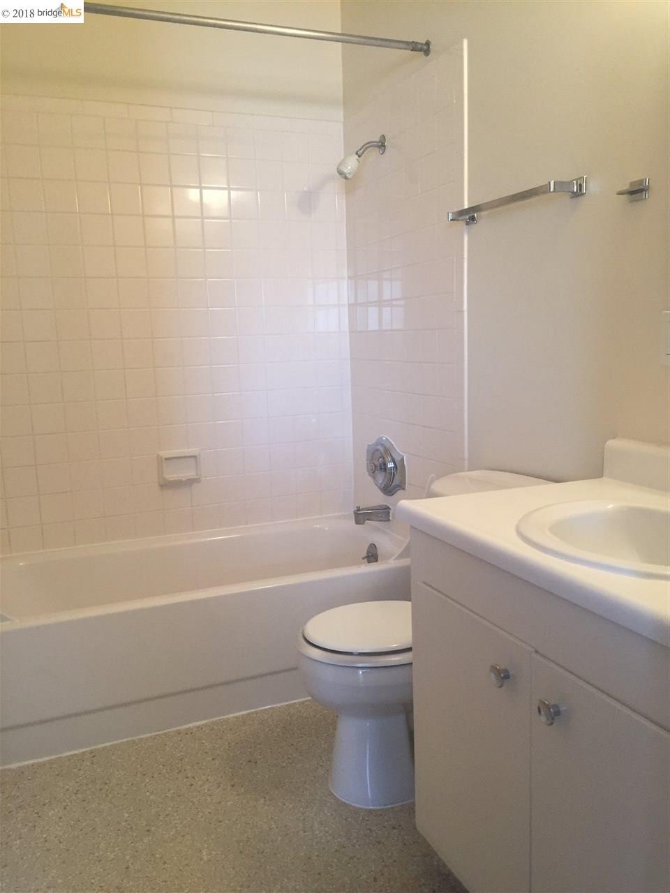 1000 Washington Av., ALBANY, California 94706, ,Comm Ri Multi-units 5+,For Sale,Washington Av.,40825657