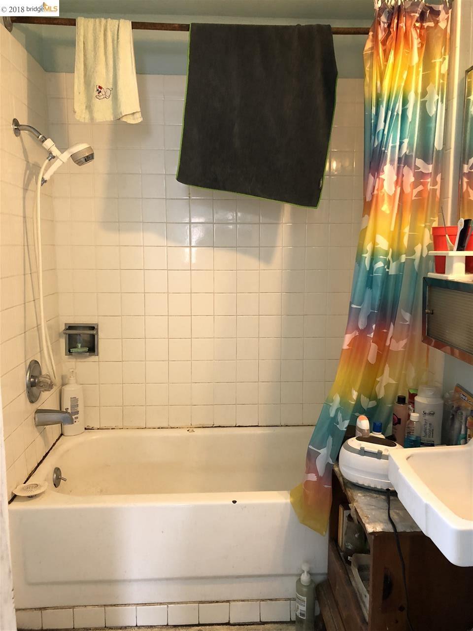 1854 International Blvd, OAKLAND, California 94606, ,Comm Ri Multi-units 5+,For Sale,International Blvd,40838797