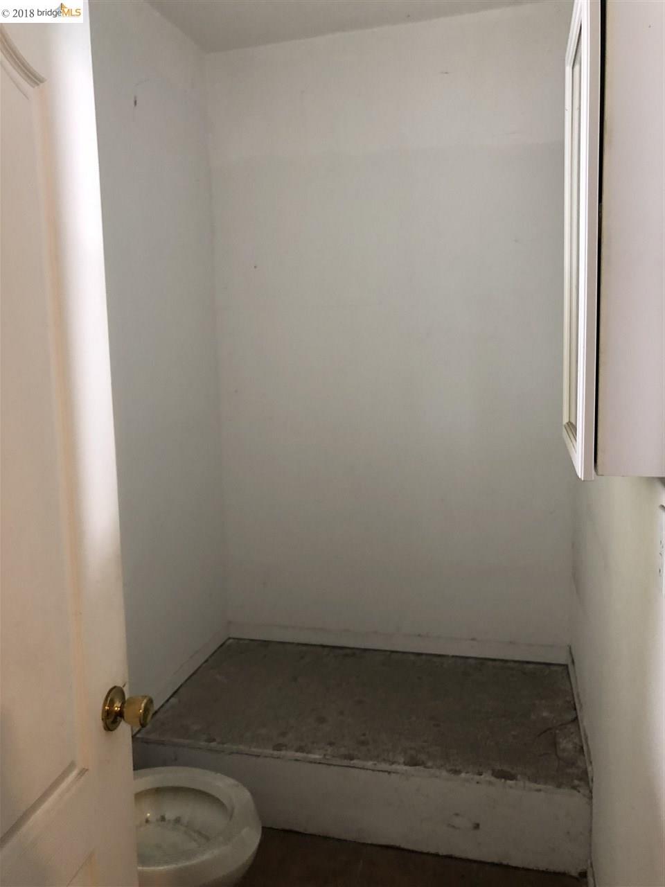 1854 International Blvd, OAKLAND, California 94606, ,Comm Ri Multi-units 5+,For Sale,International Blvd,40838797