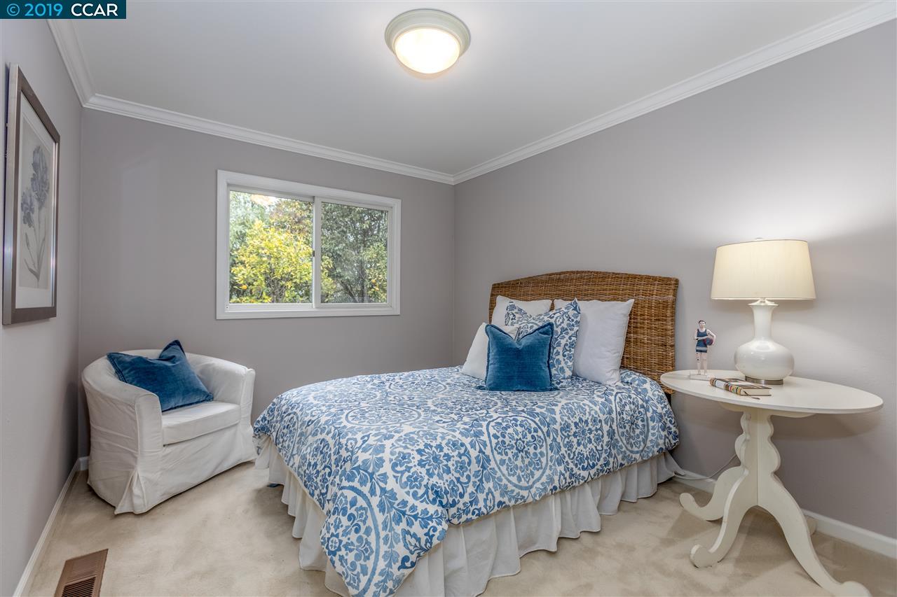 2 Charles Hill Ln
