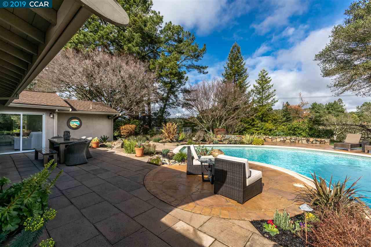 2 Charles Hill Ln