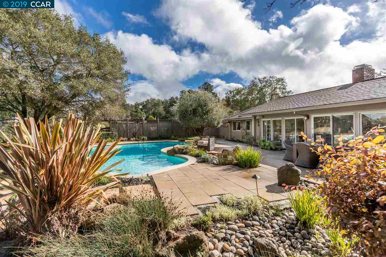 2 Charles Hill Ln