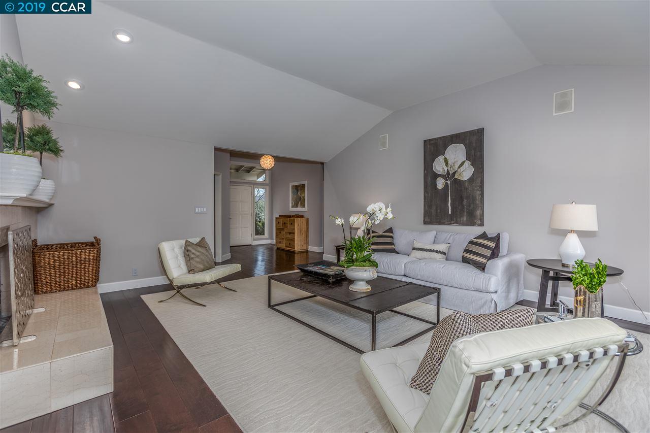 2 Charles Hill Ln