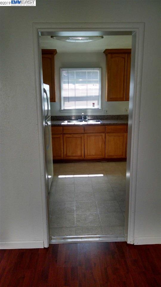 1127 23Rd St, OAKLAND, California 94606, ,Comm Ri Multi-units 5+,For Sale,23Rd St,40855100