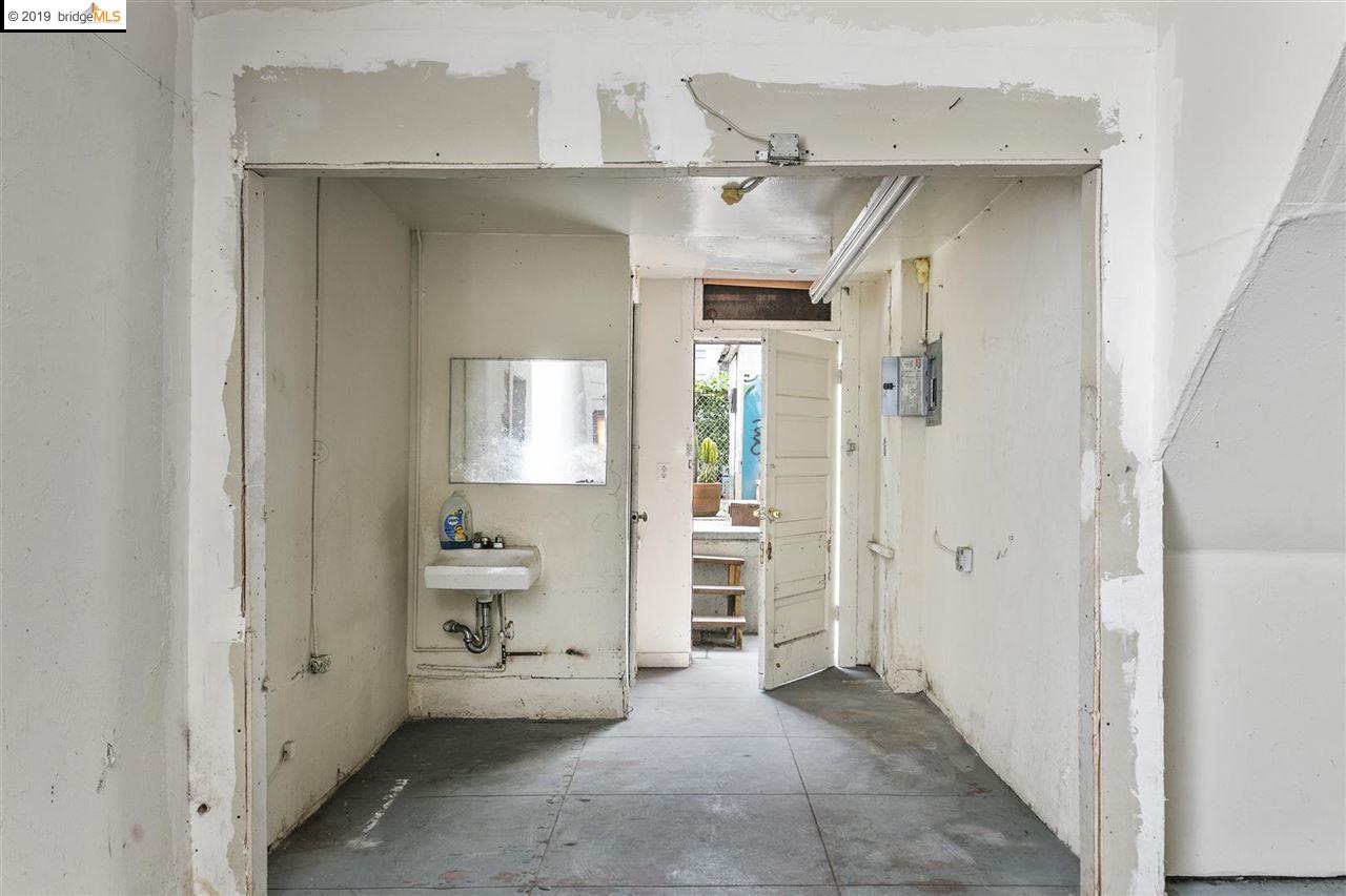 2247 8Th Ave, OAKLAND, California 94606, ,Comm Ri Multi-units 5+,For Sale,8Th Ave,40859248