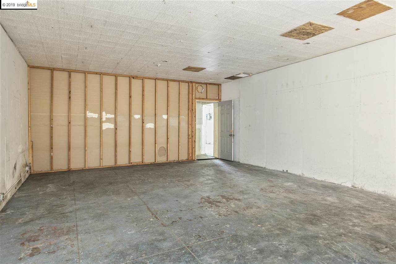 2247 8Th Ave, OAKLAND, California 94606, ,Comm Ri Multi-units 5+,For Sale,8Th Ave,40859248