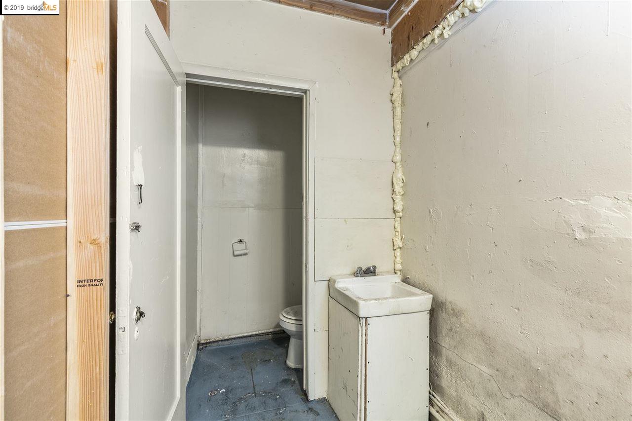 2247 8Th Ave, OAKLAND, California 94606, ,Comm Ri Multi-units 5+,For Sale,8Th Ave,40859248