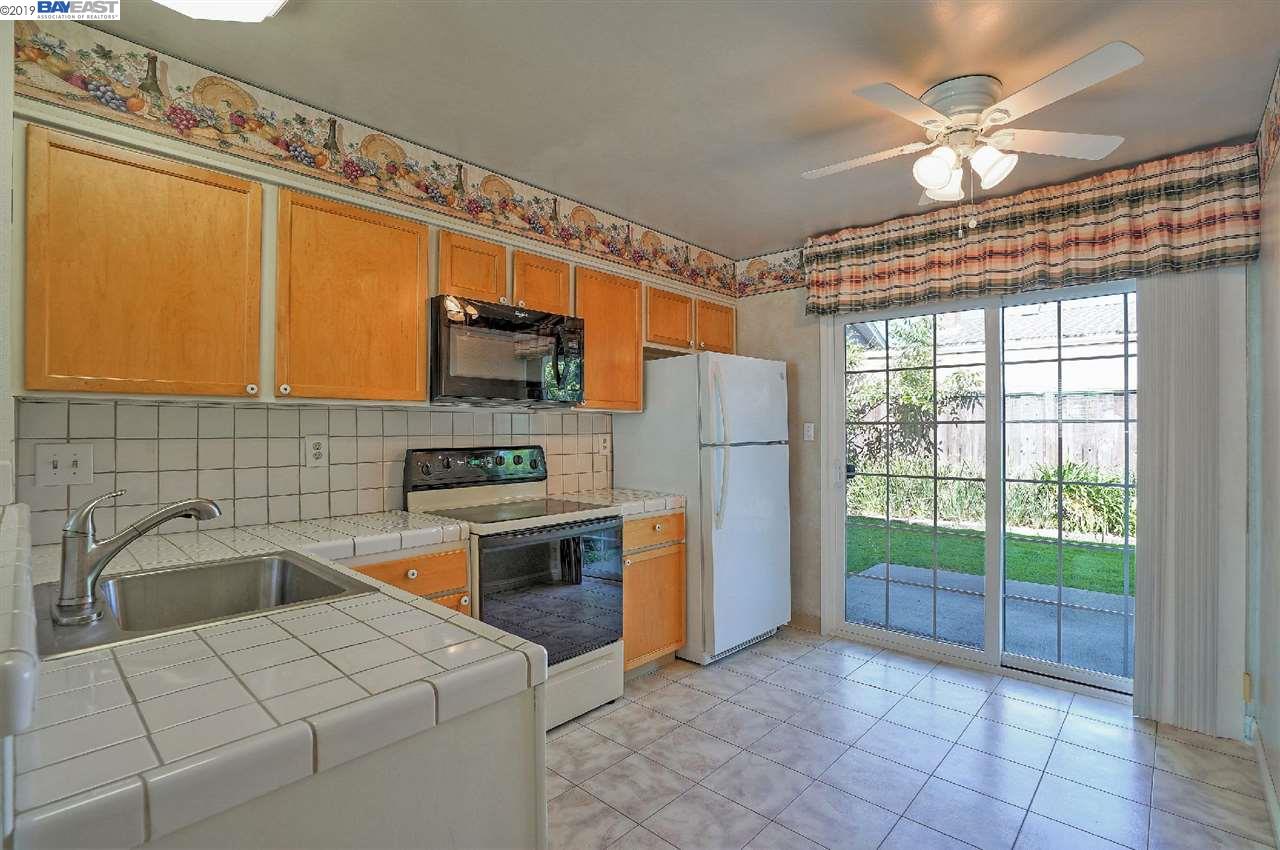 20026 Wisteria St, CASTRO VALLEY, California 94546, ,Comm Ri Multi-units 5+,For Sale,Wisteria St,40862718