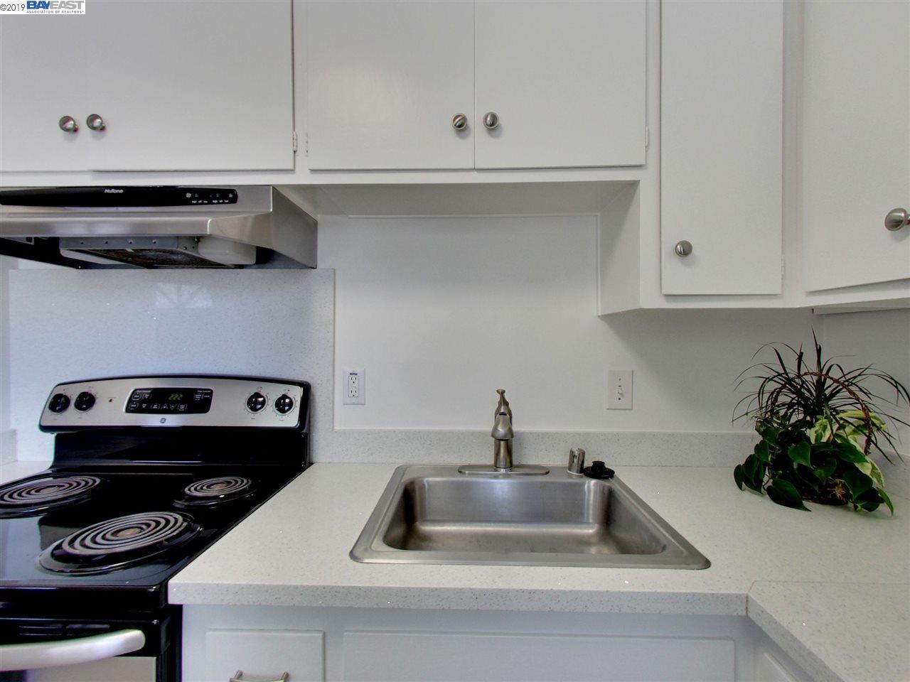 1615 Central Ave, ALAMEDA, California 94501, ,Comm Ri Multi-units 5+,For Sale,Central Ave,40880576