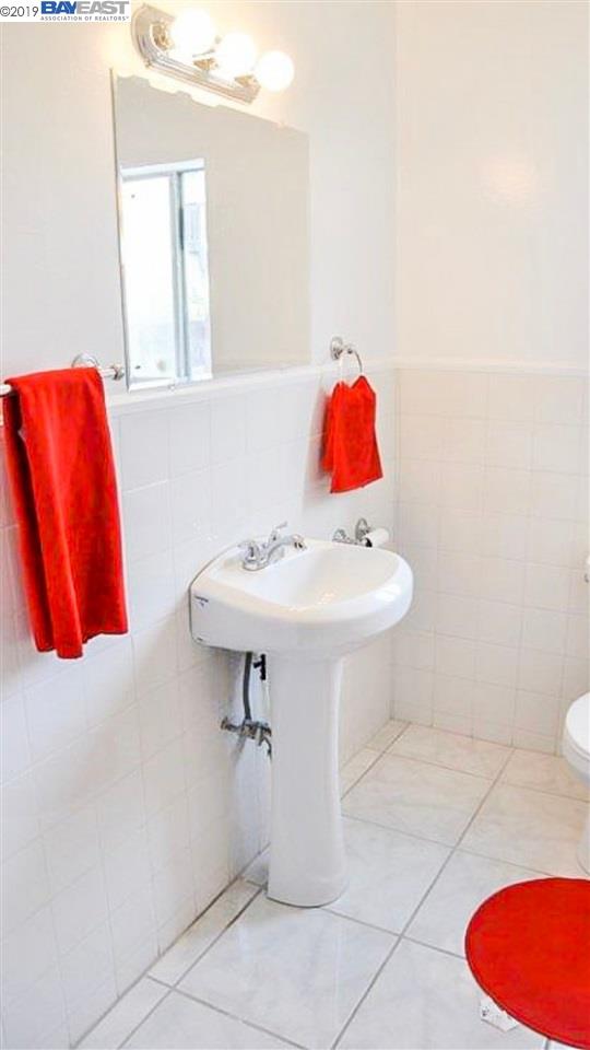961 18Th St, OAKLAND, California 94607, ,Comm Ri Multi-units 5+,For Sale,18Th St,40886586