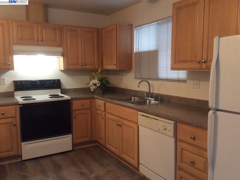 111 Walnut Ave, MANTECA, California 95337, ,Comm Ri Multi-units 5+,For Sale,Walnut Ave,40891871
