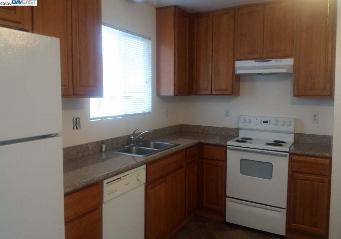 111 Walnut Ave, MANTECA, California 95337, ,Comm Ri Multi-units 5+,For Sale,Walnut Ave,40891871