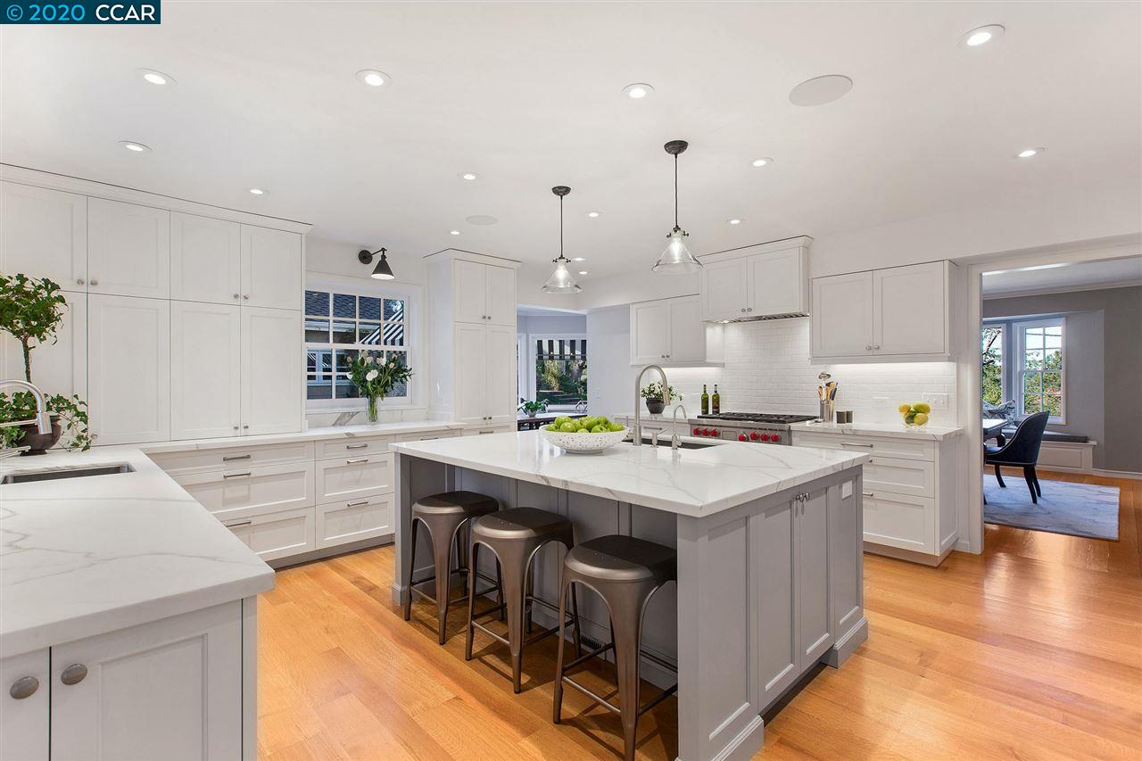 48 Charles Hill Rd