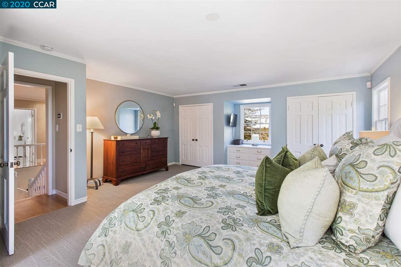 48 Charles Hill Rd