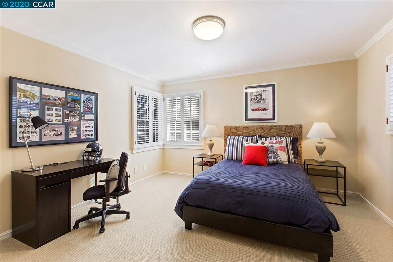 48 Charles Hill Rd