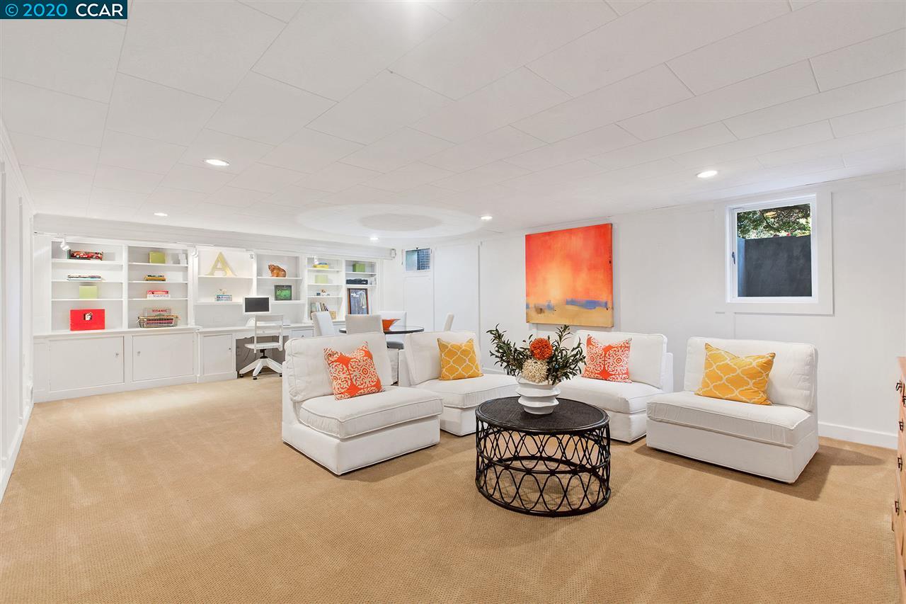 48 Charles Hill Rd