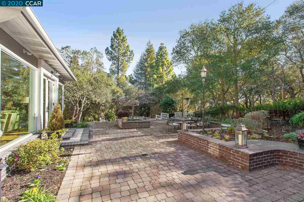 48 Charles Hill Rd
