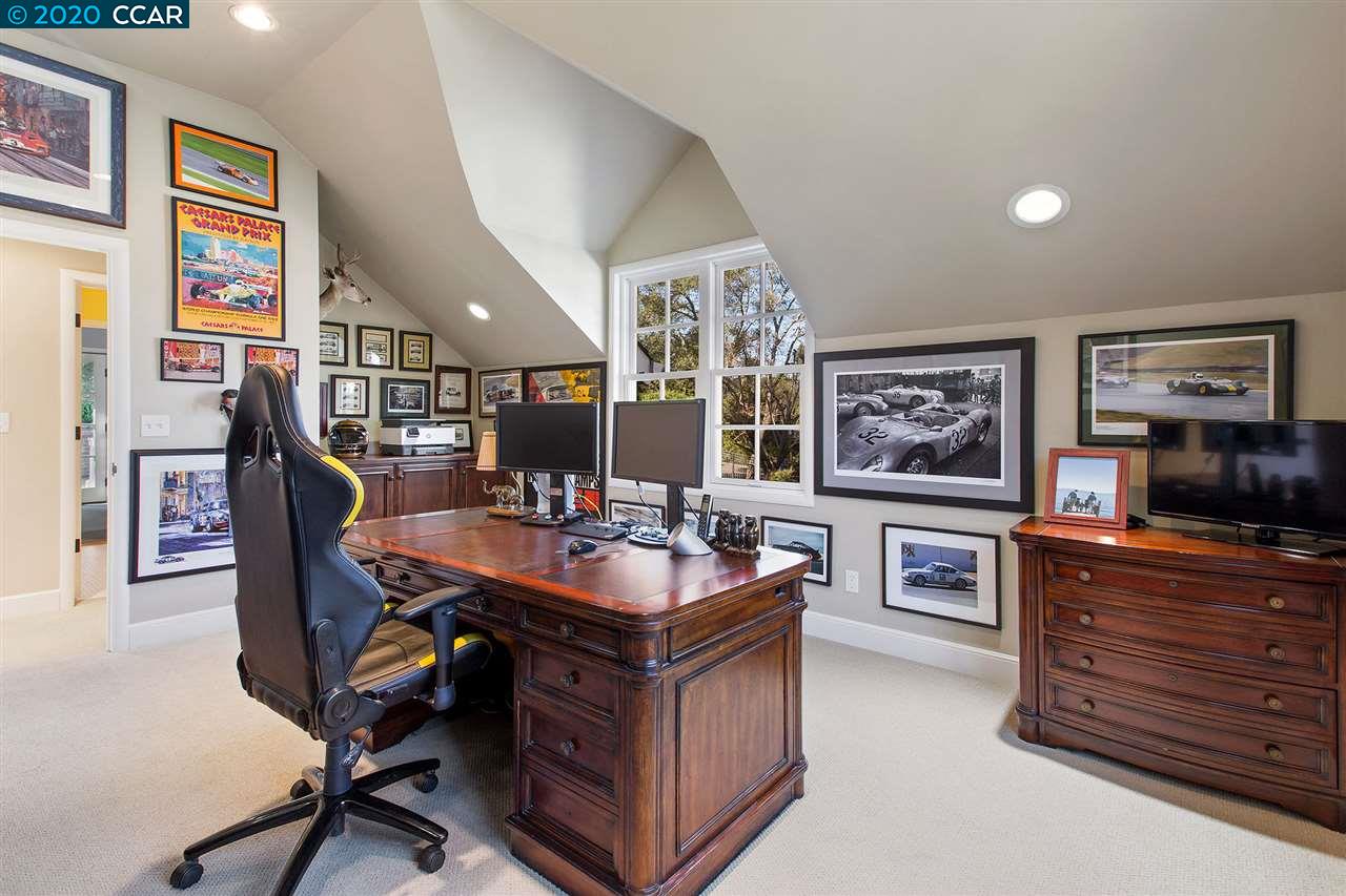 48 Charles Hill Rd