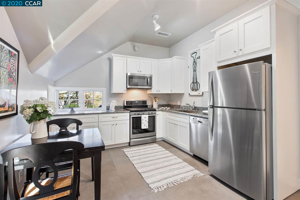 48 Charles Hill Rd