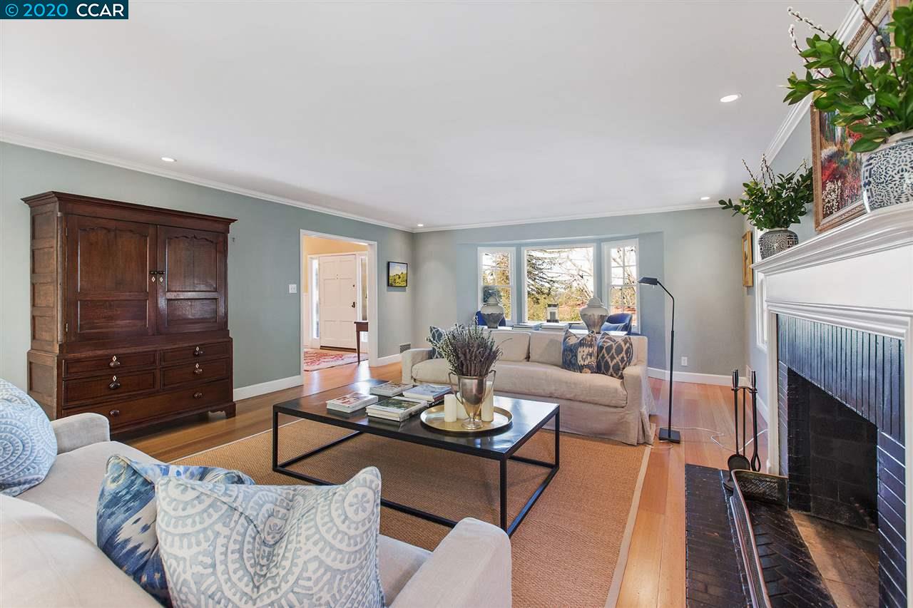48 Charles Hill Rd