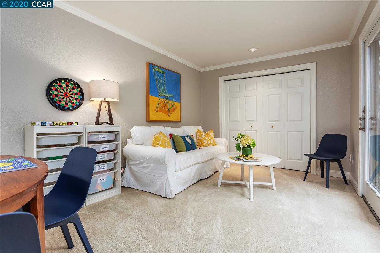 20 Ellen Ct