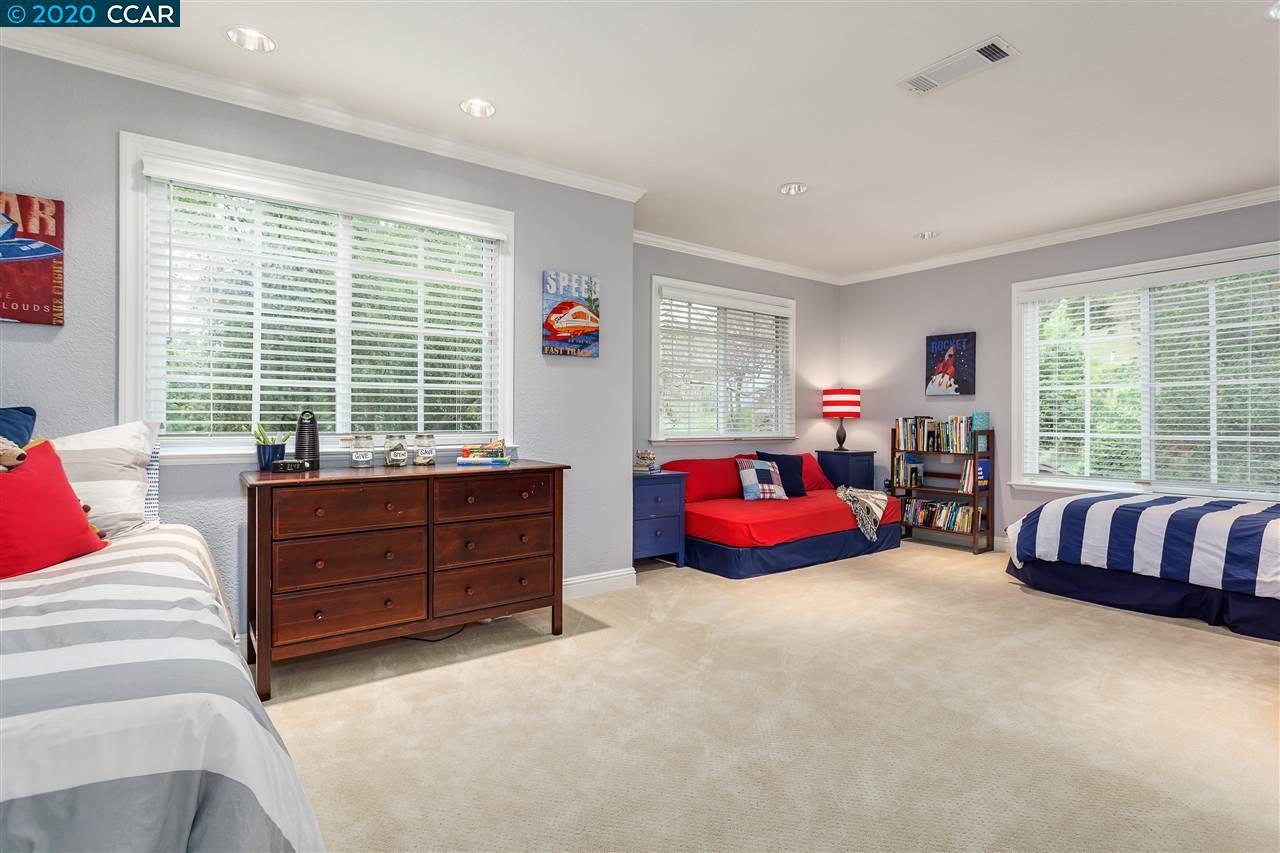 20 Ellen Ct