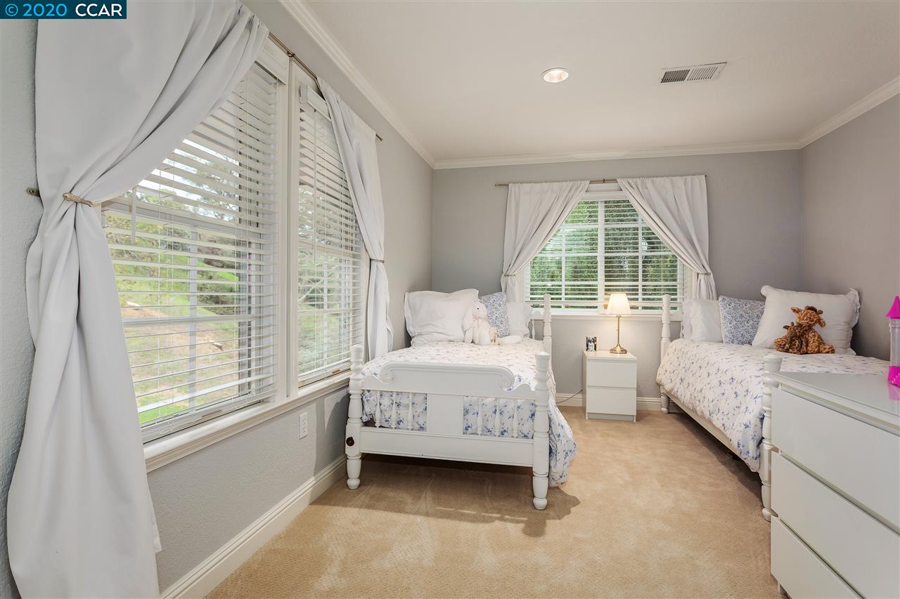 20 Ellen Ct