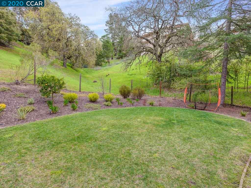 20 Ellen Ct