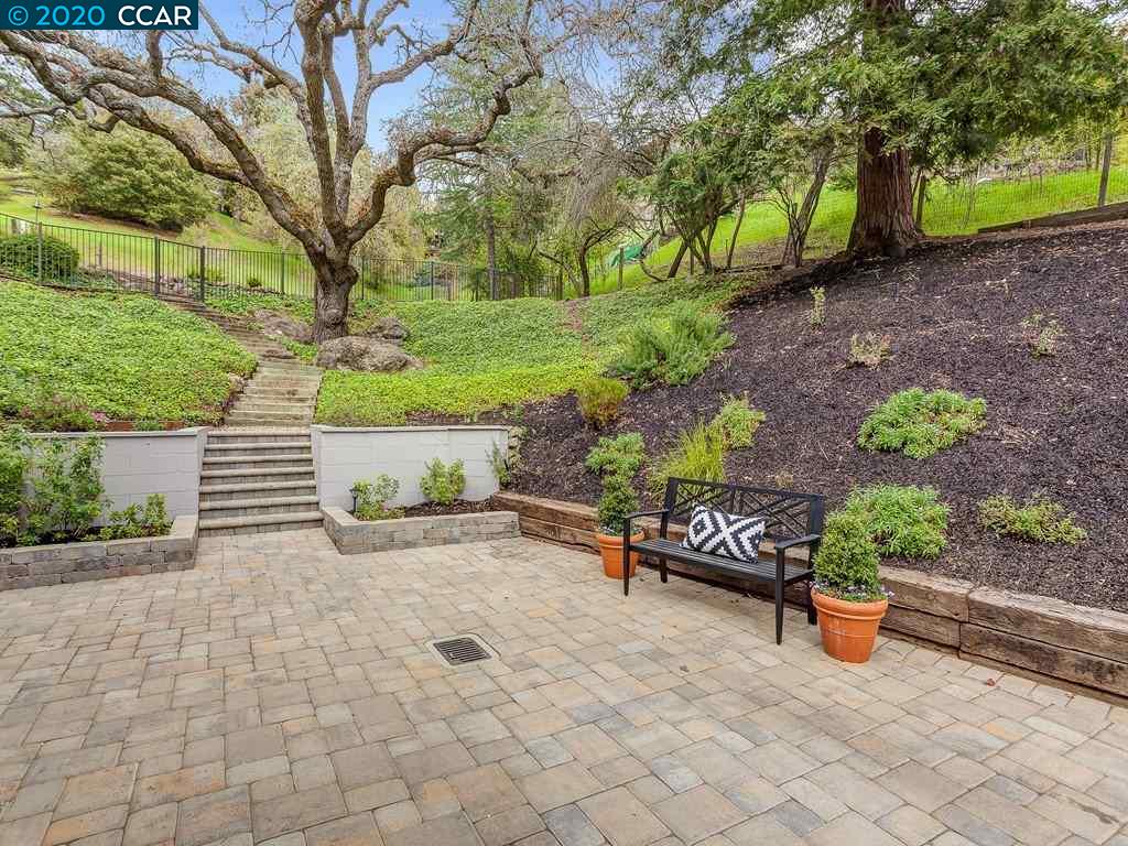 20 Ellen Ct