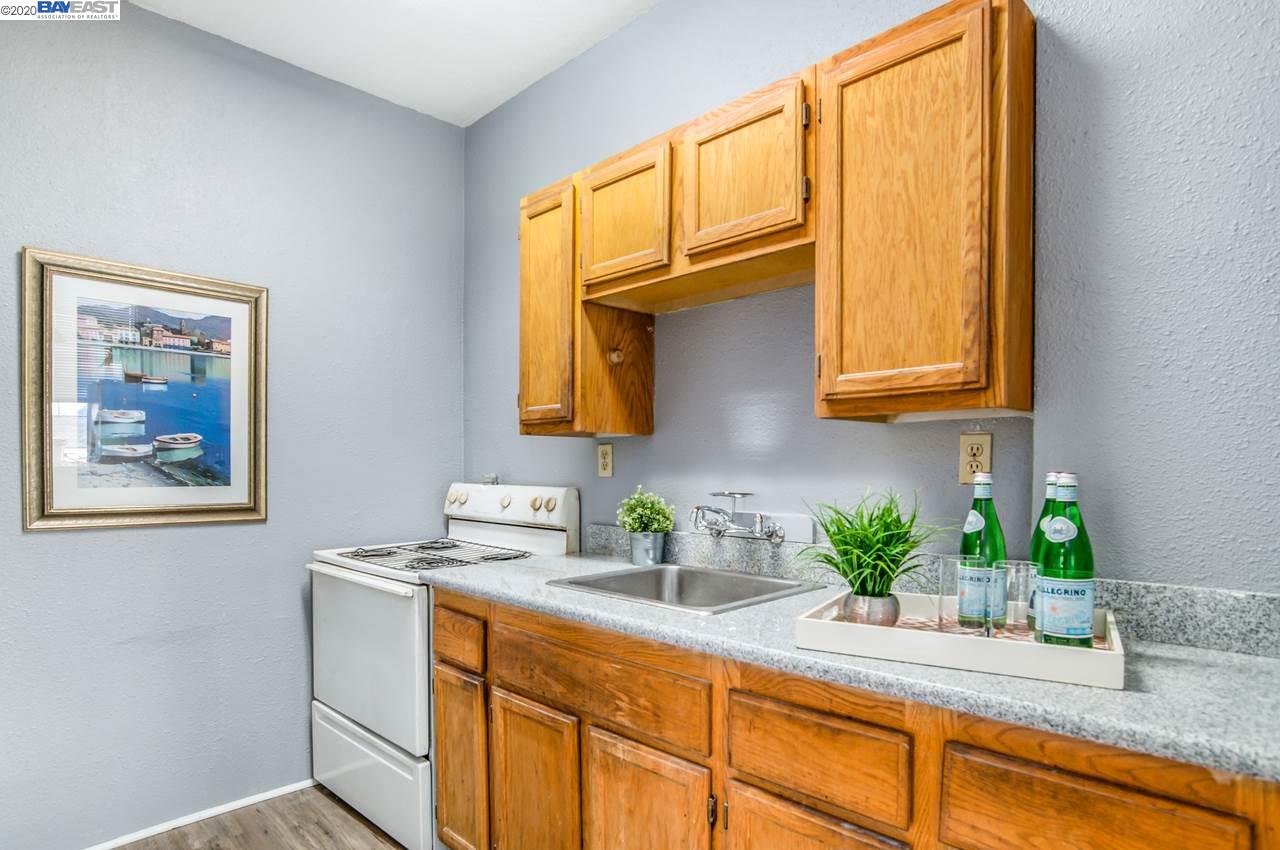 5800 Walnut Street, OAKLAND, California 94605, ,Comm Ri Multi-units 5+,For Sale,Walnut Street,40899244