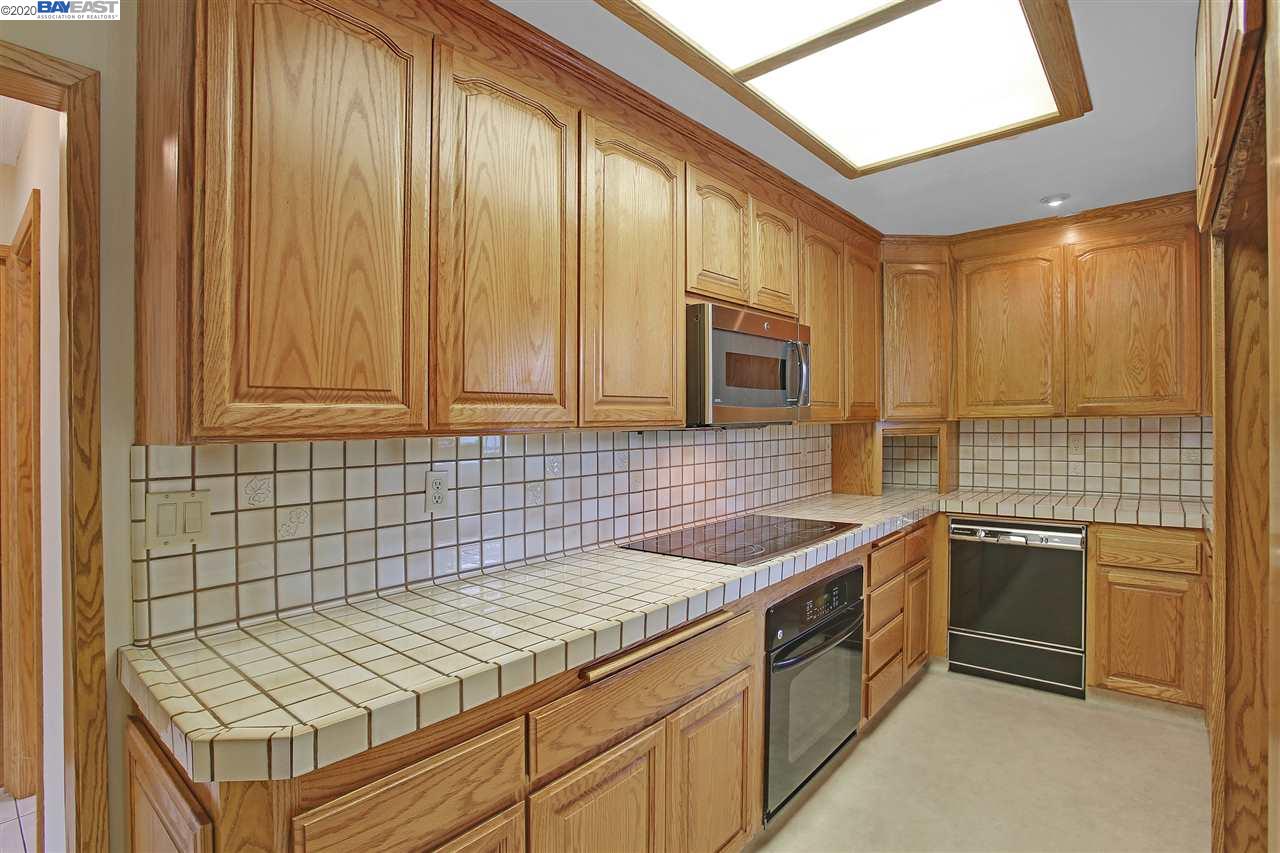19134 Standish Ave, HAYWARD, California 94541, ,Comm Ri Multi-units 5+,For Sale,Standish Ave,40903025