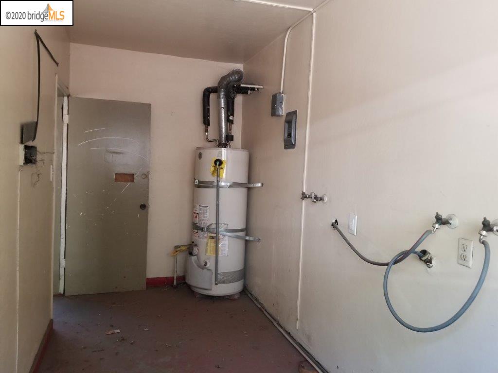 9046 Hillside St, OAKLAND, California 94603, ,Comm Ri Multi-units 5+,For Sale,Hillside St,40917951