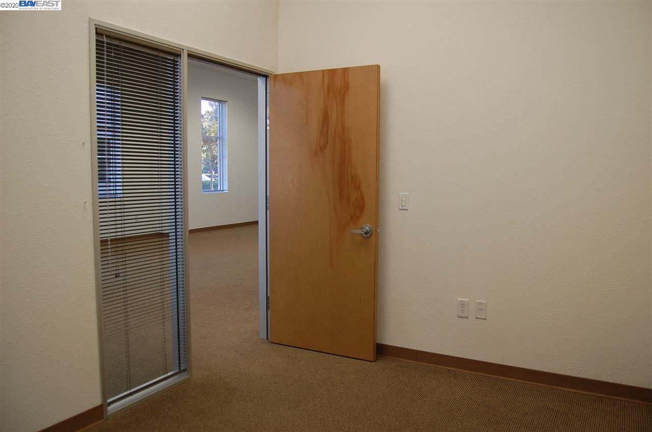 2253 Harbor Bay Pkwy, ALAMEDA, California 94502, ,Comm Industrial For Sale,For Sale,Harbor Bay Pkwy,40924236