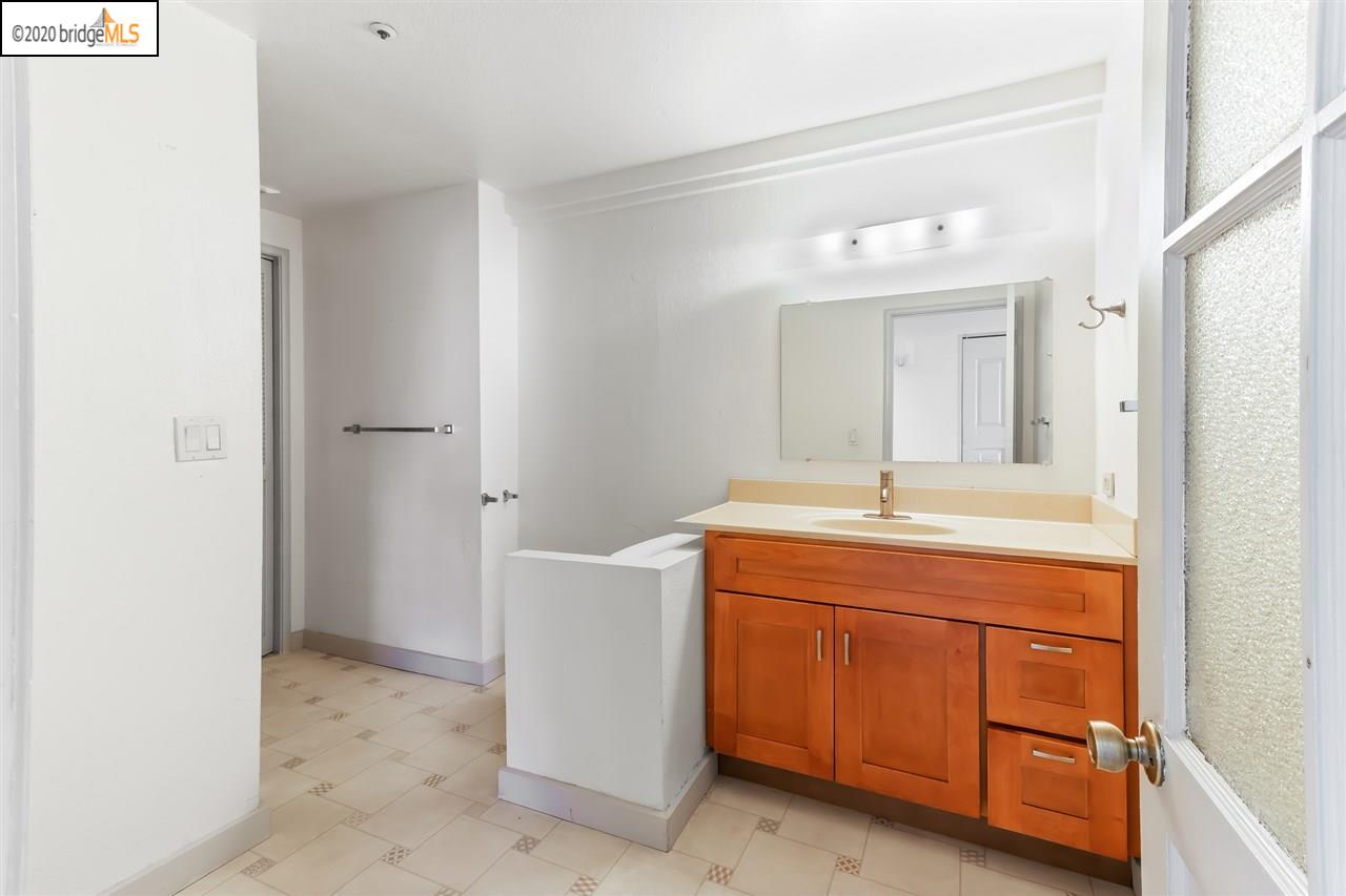 1300 International Blvd, OAKLAND, California 94606, ,Comm Ri Multi-units 5+,For Sale,International Blvd,40924047