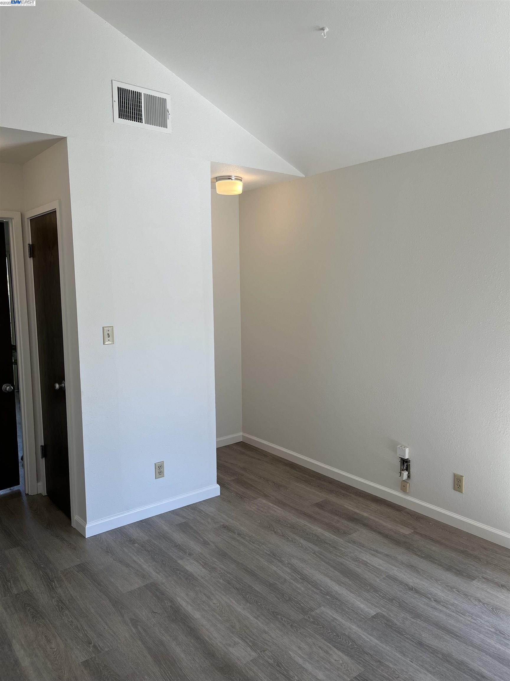 90 Mission Dr, PLEASANTON, California 94566, ,Comm Industrial For Lease,For Rent,Mission Dr,40932215