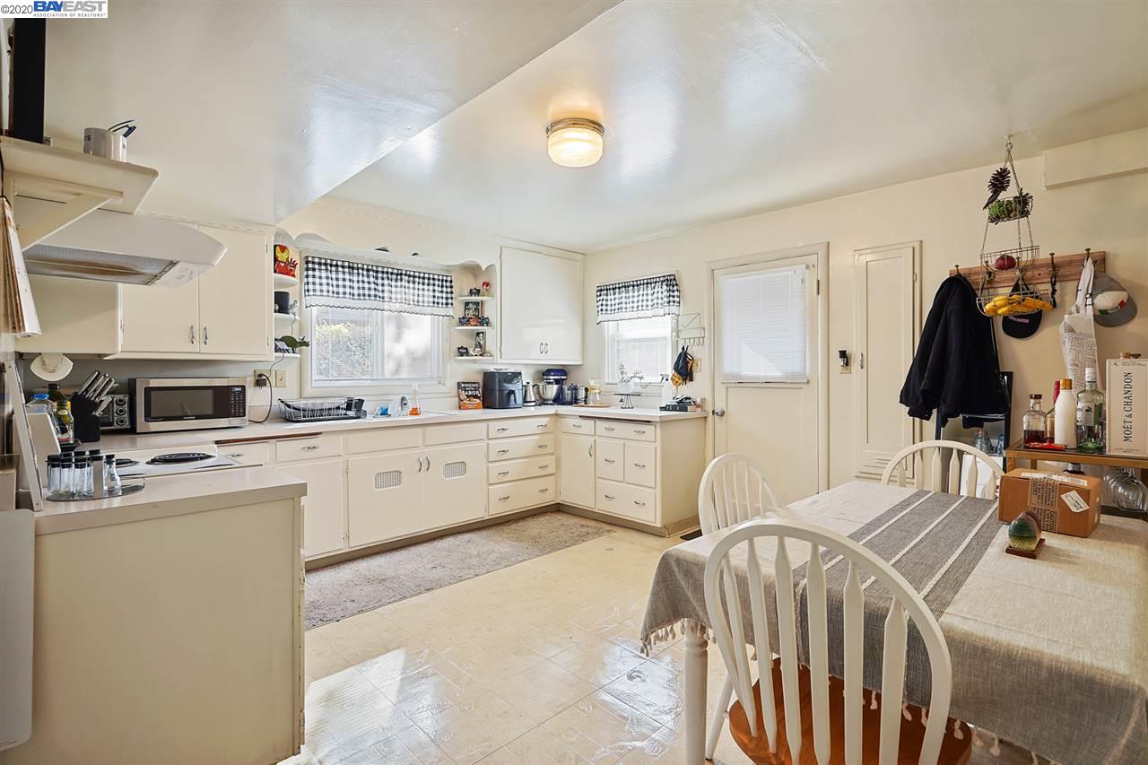 19943 Redwood Rd, CASTRO VALLEY, California 94546, ,Comm Ri Multi-units 5+,For Sale,Redwood Rd,40927881