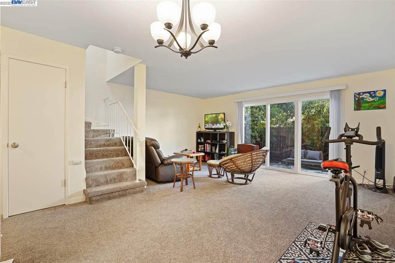 19943 Redwood Rd, CASTRO VALLEY, California 94546, ,Comm Ri Multi-units 5+,For Sale,Redwood Rd,40927881