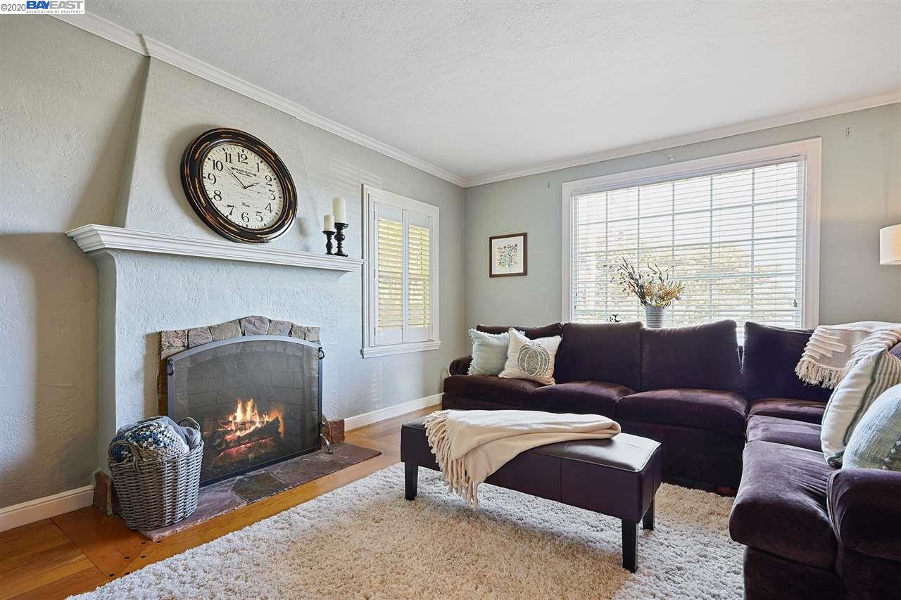 19943 Redwood Rd, CASTRO VALLEY, California 94546, ,Comm Ri Multi-units 5+,For Sale,Redwood Rd,40927881