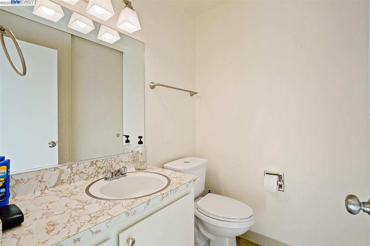 19943 Redwood Rd, CASTRO VALLEY, California 94546, ,Comm Ri Multi-units 5+,For Sale,Redwood Rd,40927881