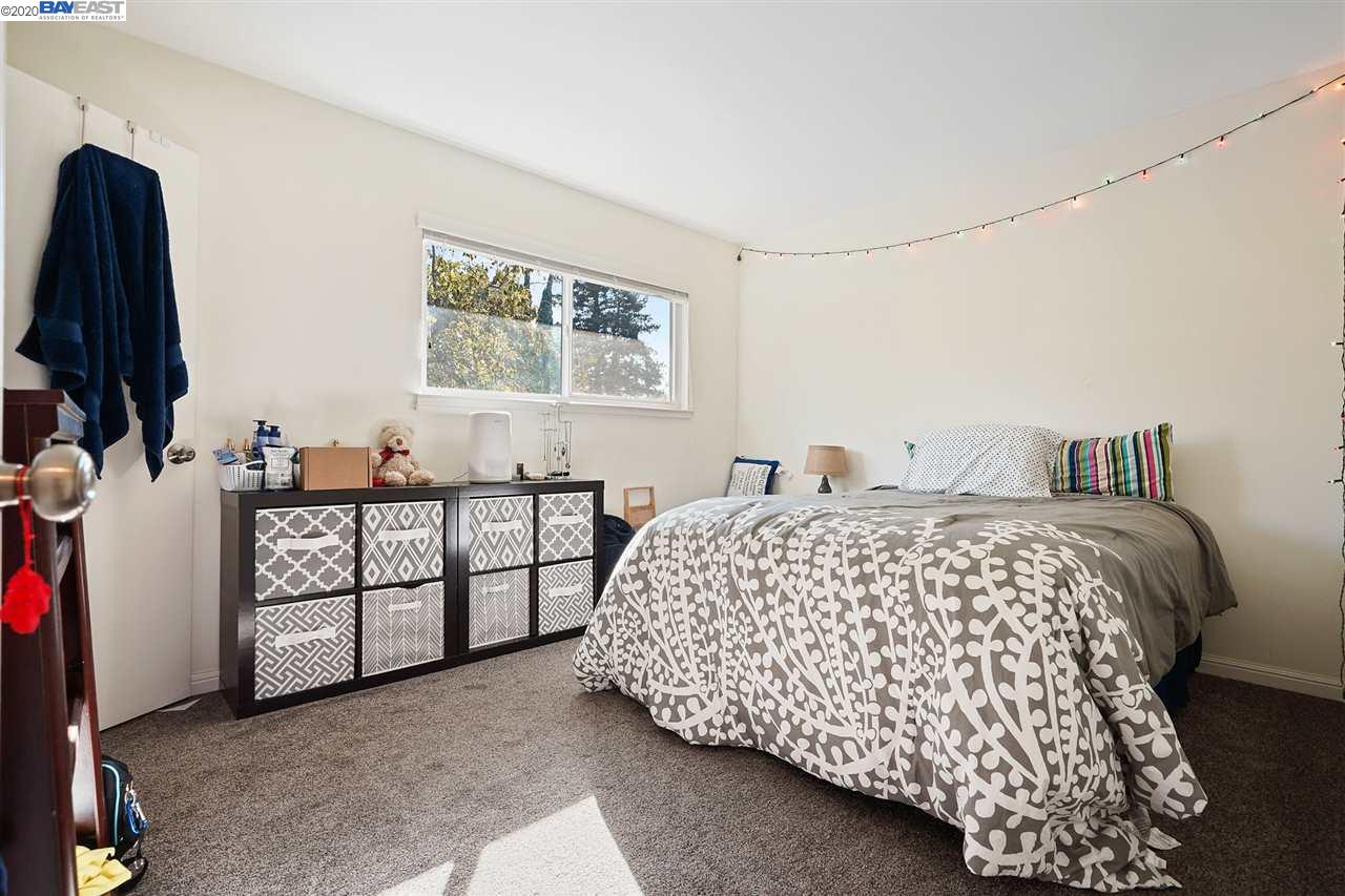 19943 Redwood Rd, CASTRO VALLEY, California 94546, ,Comm Ri Multi-units 5+,For Sale,Redwood Rd,40927881