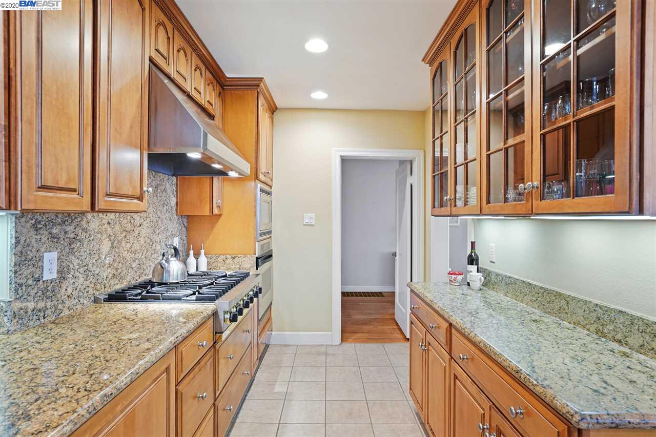 19943 Redwood Rd, CASTRO VALLEY, California 94546, ,Comm Ri Multi-units 5+,For Sale,Redwood Rd,40927881