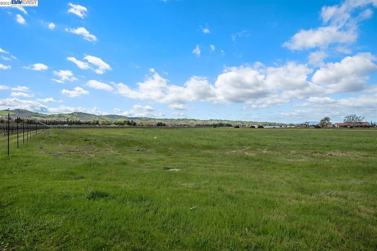 303 Vineyard Ave, LIVERMORE, California 94550, ,Lots And Land,For Sale,Vineyard Ave,40963964