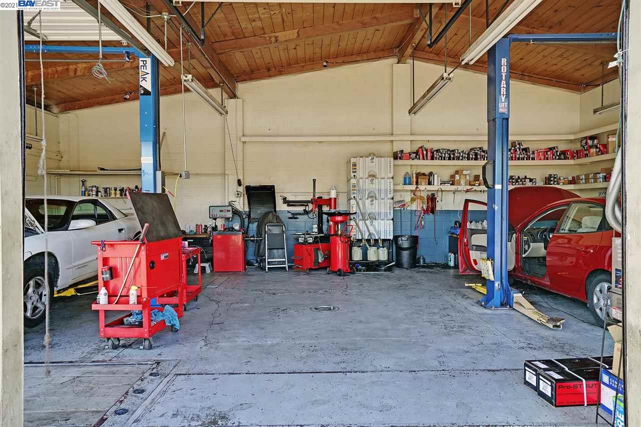 3889 Castro Valley Blvd., CASTRO VALLEY, California 94546-4535, ,Comm Industrial For Sale,For Sale,Castro Valley Blvd.,40964561