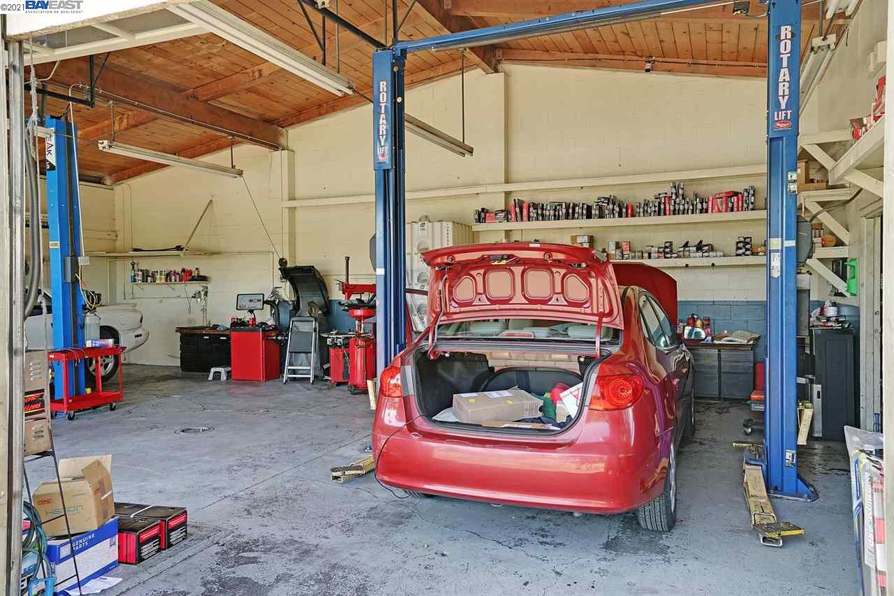 3889 Castro Valley Blvd., CASTRO VALLEY, California 94546-4535, ,Comm Industrial For Sale,For Sale,Castro Valley Blvd.,40964561