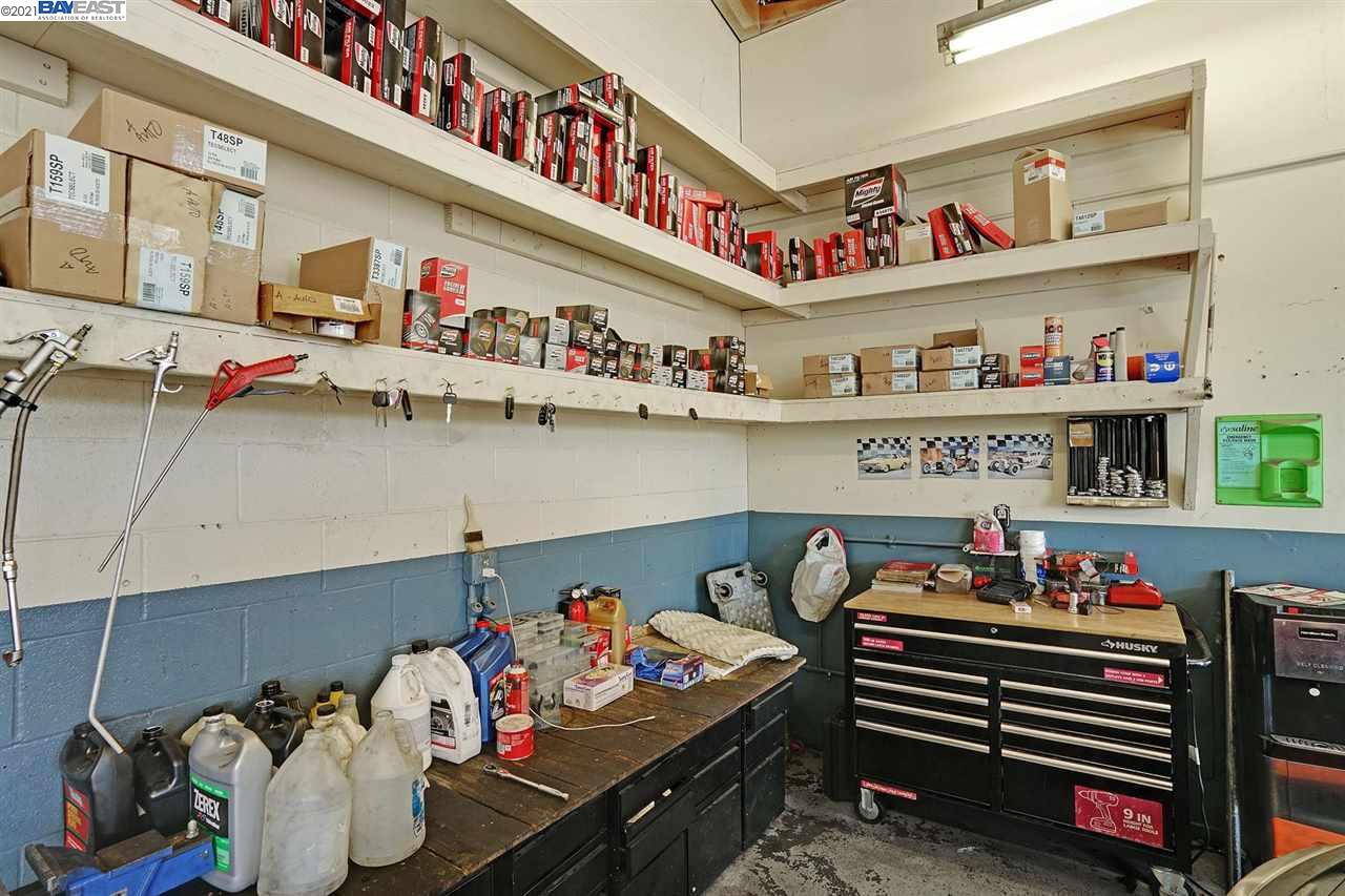 3889 Castro Valley Blvd., CASTRO VALLEY, California 94546-4535, ,Comm Industrial For Sale,For Sale,Castro Valley Blvd.,40964561