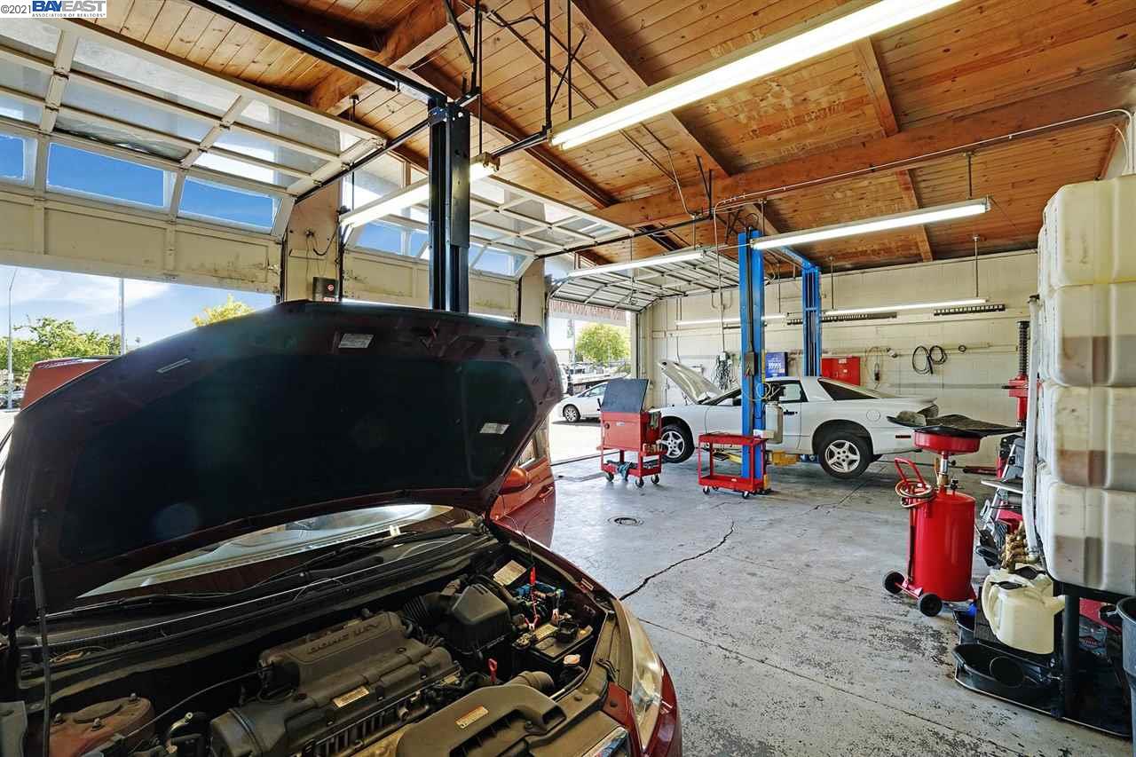 3889 Castro Valley Blvd., CASTRO VALLEY, California 94546-4535, ,Comm Industrial For Sale,For Sale,Castro Valley Blvd.,40964561
