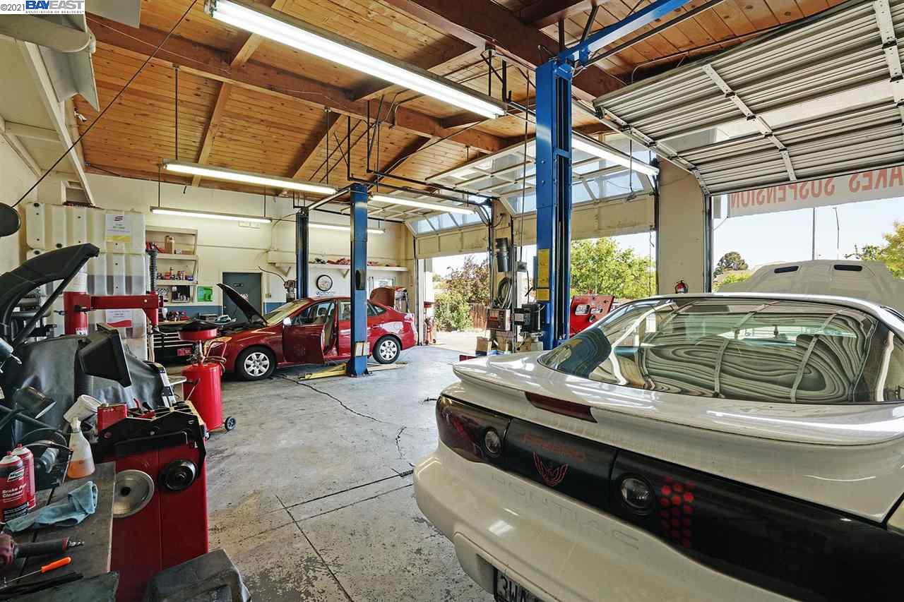 3889 Castro Valley Blvd., CASTRO VALLEY, California 94546-4535, ,Comm Industrial For Sale,For Sale,Castro Valley Blvd.,40964561