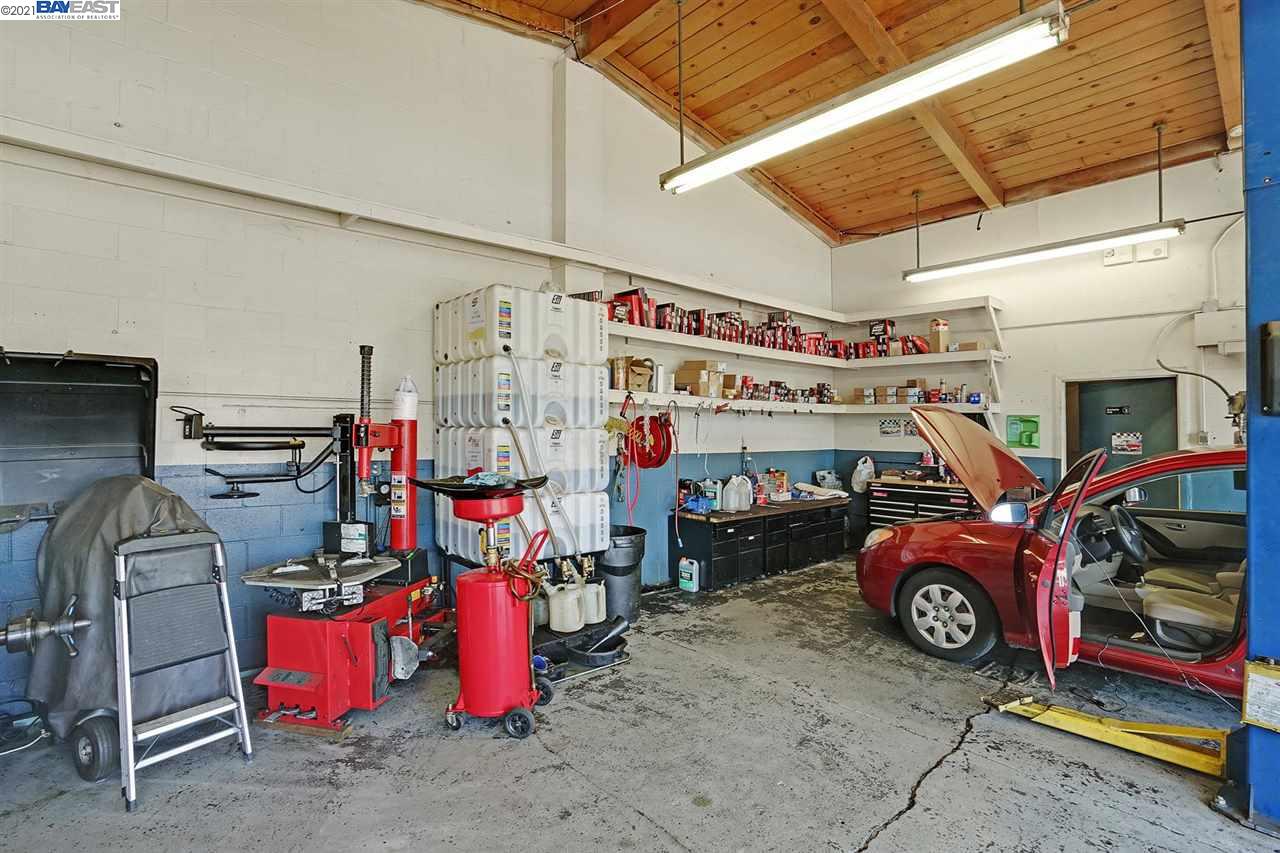 3889 Castro Valley Blvd., CASTRO VALLEY, California 94546-4535, ,Comm Industrial For Sale,For Sale,Castro Valley Blvd.,40964561