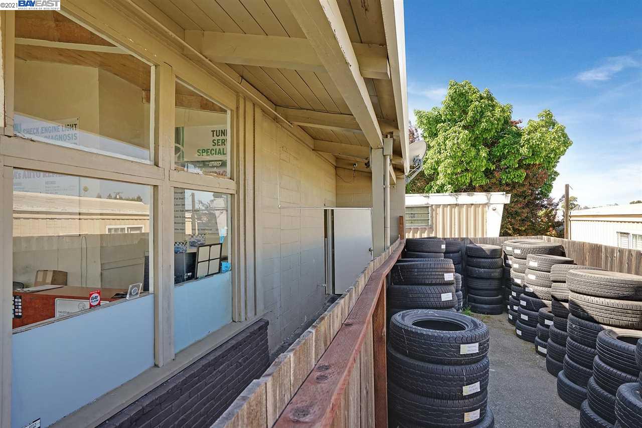 3889 Castro Valley Blvd., CASTRO VALLEY, California 94546-4535, ,Comm Industrial For Sale,For Sale,Castro Valley Blvd.,40964561