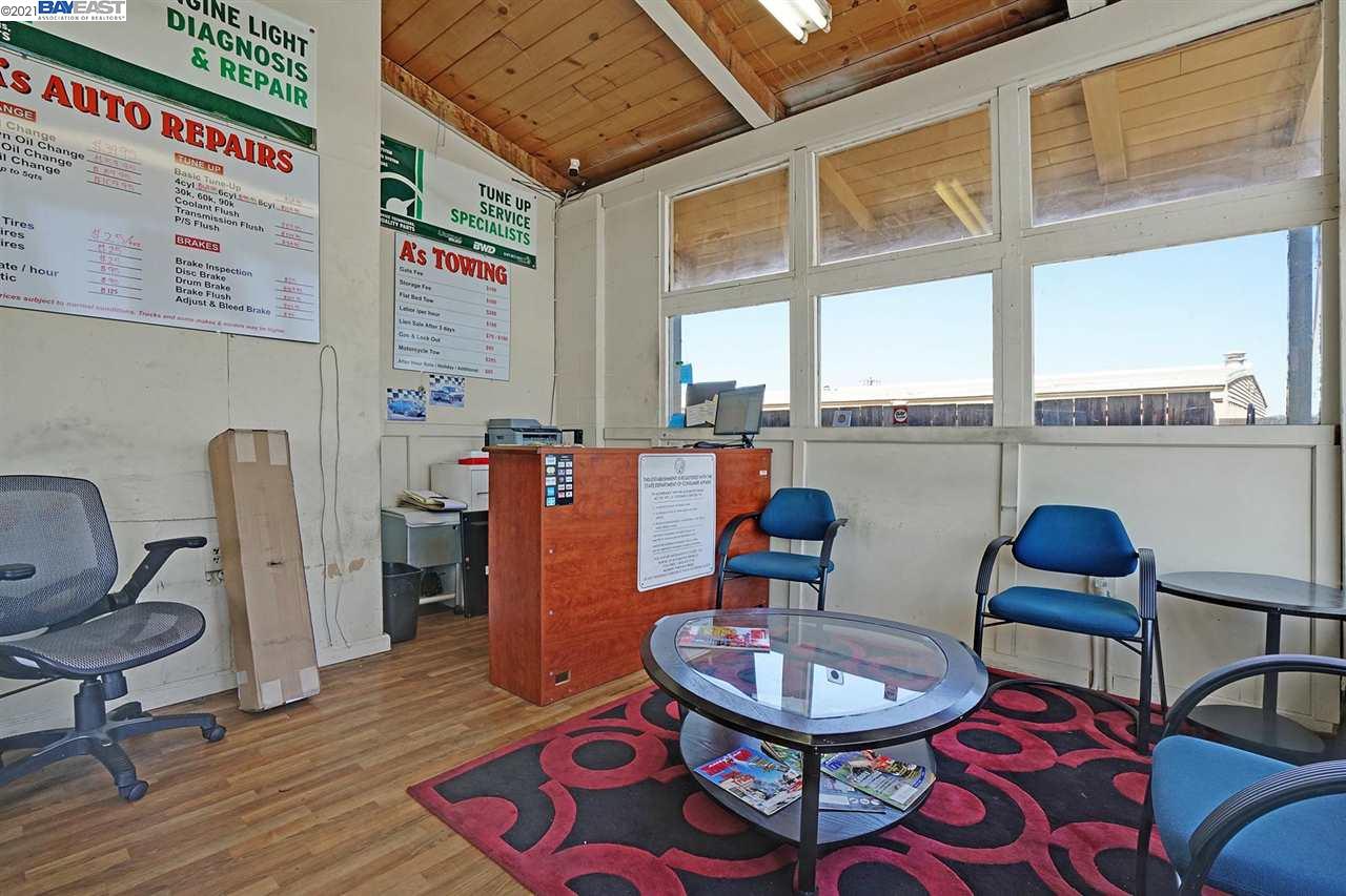 3889 Castro Valley Blvd., CASTRO VALLEY, California 94546-4535, ,Comm Industrial For Sale,For Sale,Castro Valley Blvd.,40964561